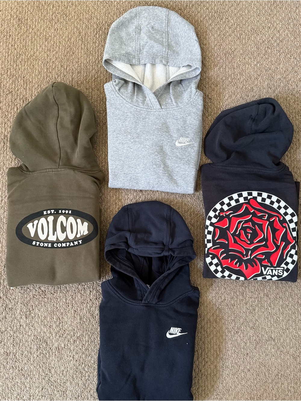 Set of 4 Youth hoodies Nike, Vans, and Volcom. Size XL